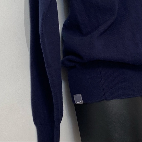 Bench men blue v neck long sleeves pullover sweater,Size L. Pre- owned condition - Picture 6 of 15